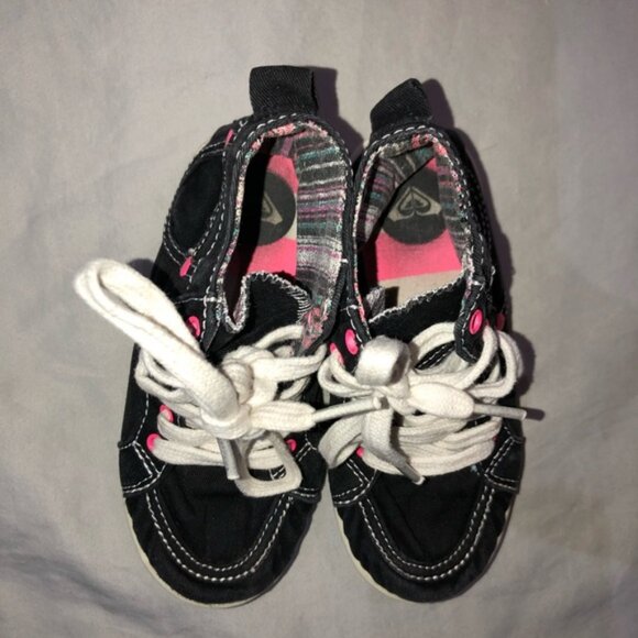 Sneakers - Picture 2 of 11